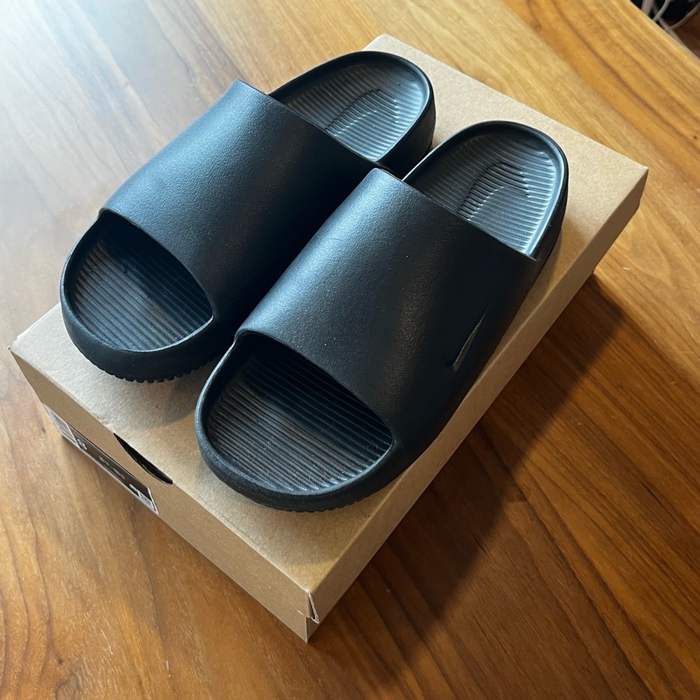 Women’s Nike Calm Slide (labeled size 8 but recommend for size 7)